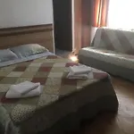 3 Papuci Constanta