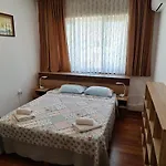 3 Papuci Guest house 3*