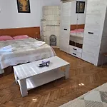 3 Papuci Guest house