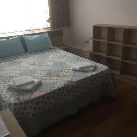 3 Papuci 4* Constanţa