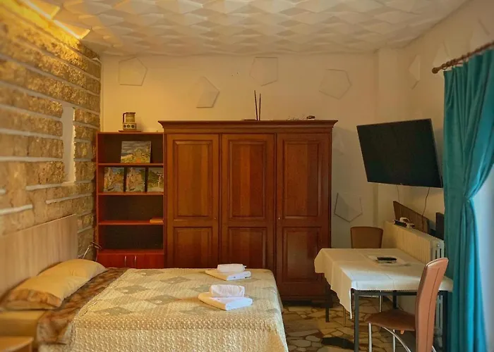 3 Papuci Pensiune Constanţa